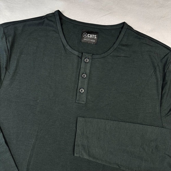 Cuts Shirt Mens XL Black Split Hem Long Sleeve Pyca Pro Henley Stretch Soft - Picture 1 of 14